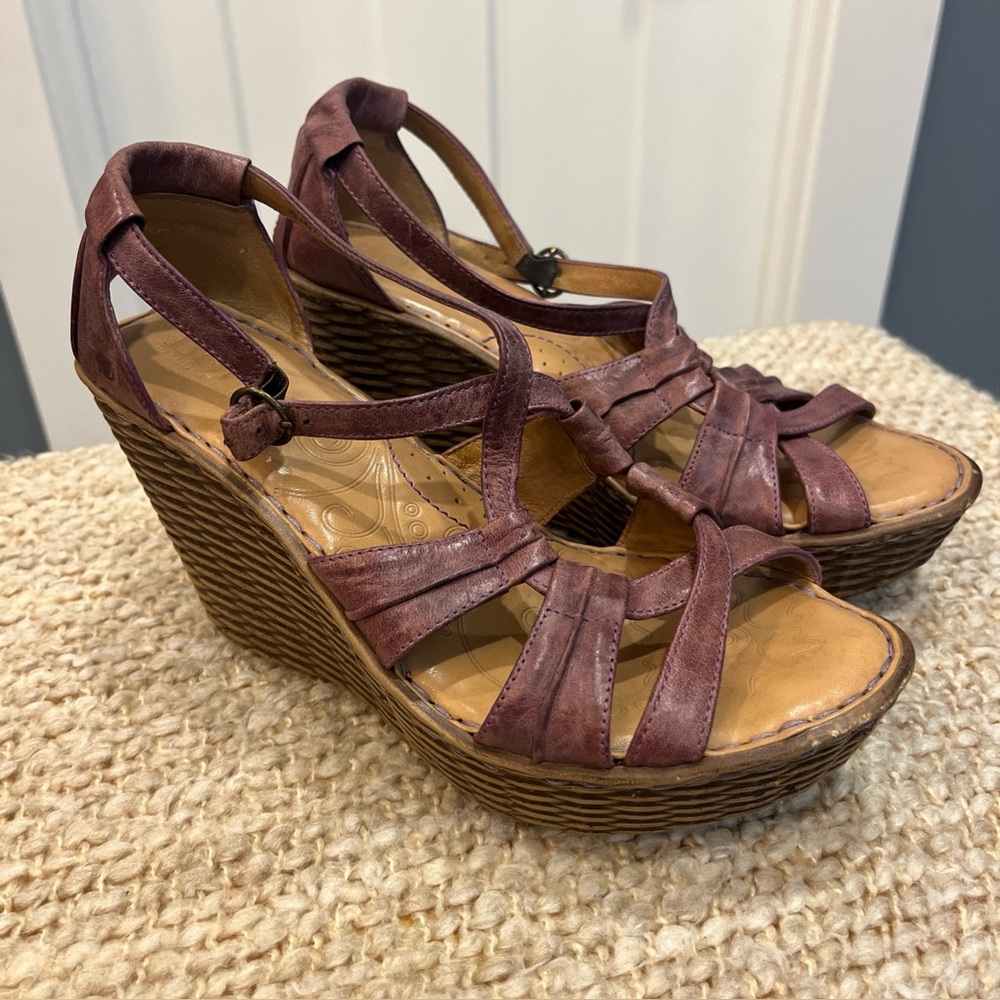 Born Wedge Sandals Women's‎ Size 9 Open Toe Leather Shoes Straps Style W62234